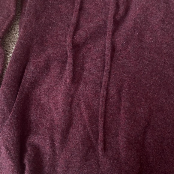 Women's Cashmere Burgundy Sweater - Picture 3 of 3